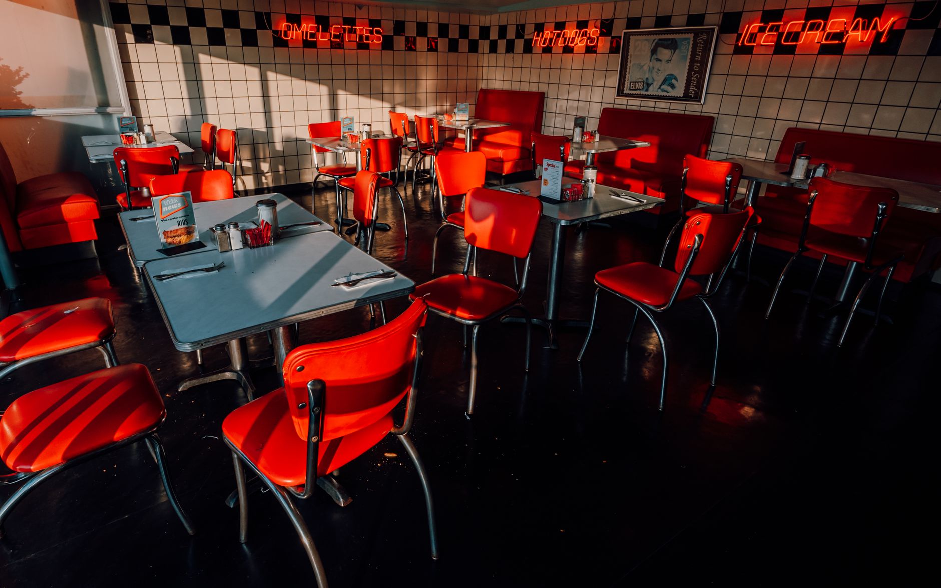 Empty pizzeria at slow hour